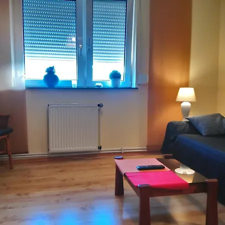 In Altengroden Mit Garten شقة